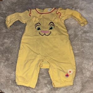 Disney Yellow Lion king baby Footie size 0-3 months